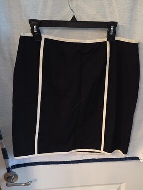 INC International Concepts Black Pencil Skirt with Cream Trim